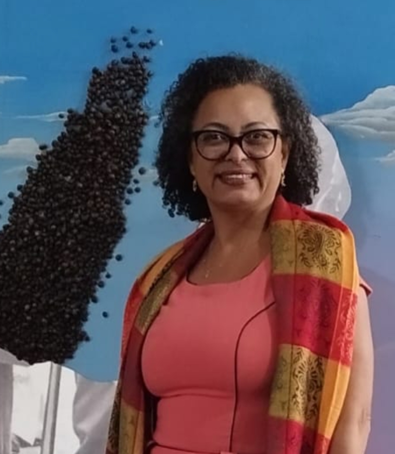 Foto de Profa. Dra. Júlia Maria da Silva Oliveira