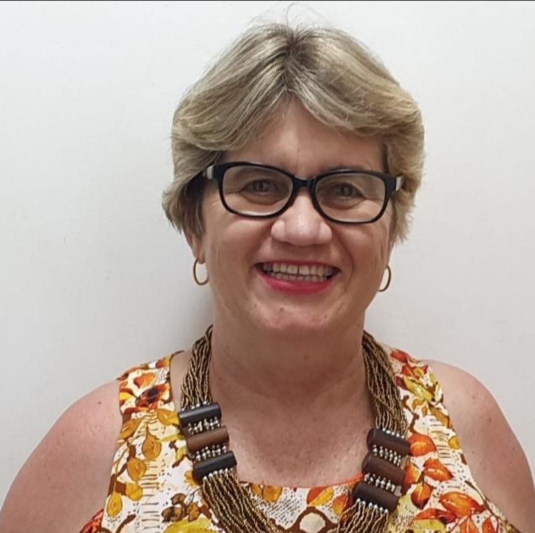 Foto de Profa. Dra. Dinalva de Jesus Santana Macêdo