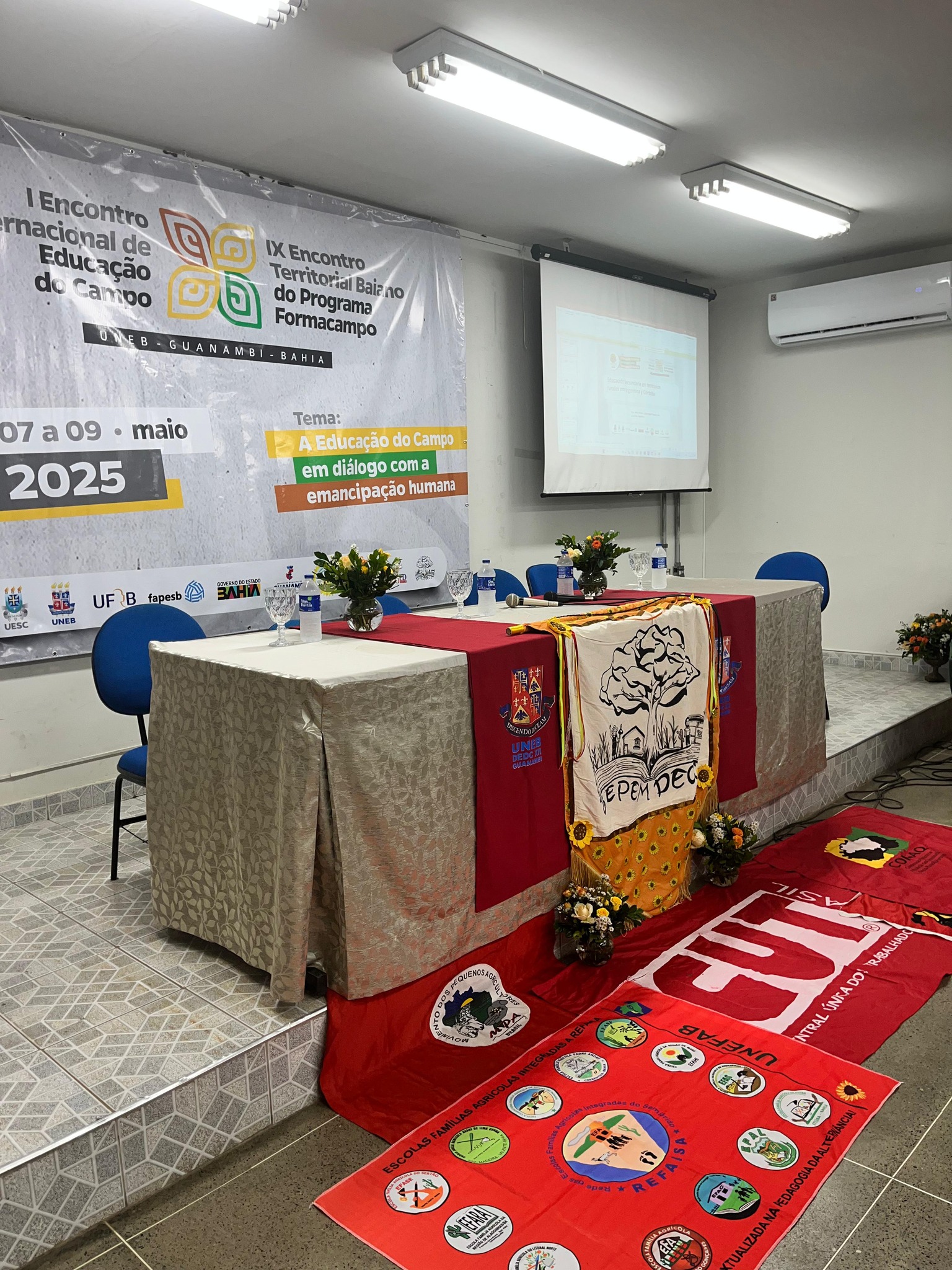 Visita às escolas